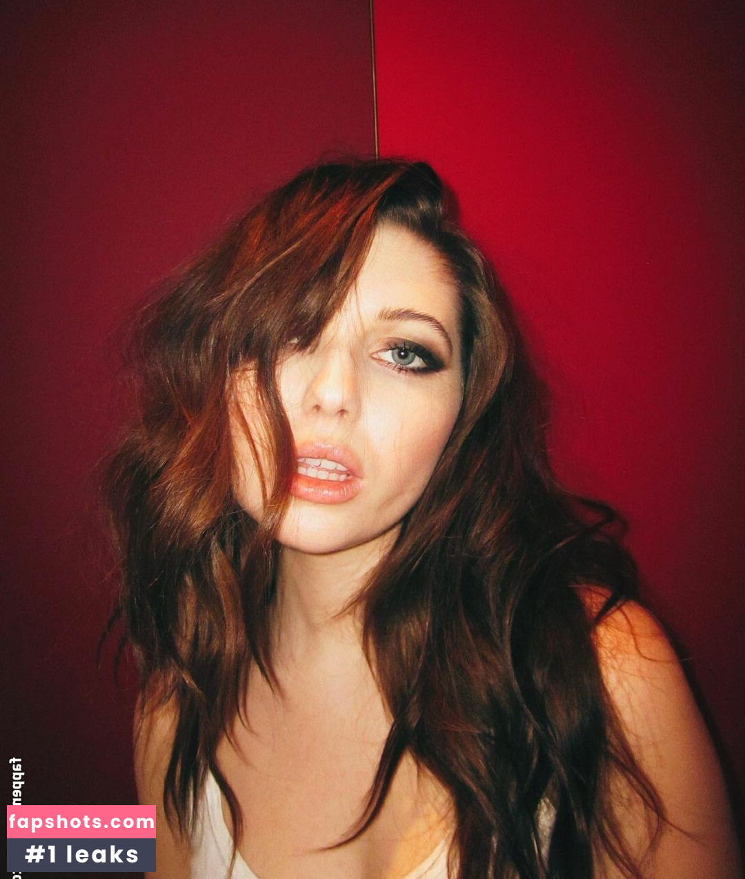 Sammi Hanratty gallery photo #244