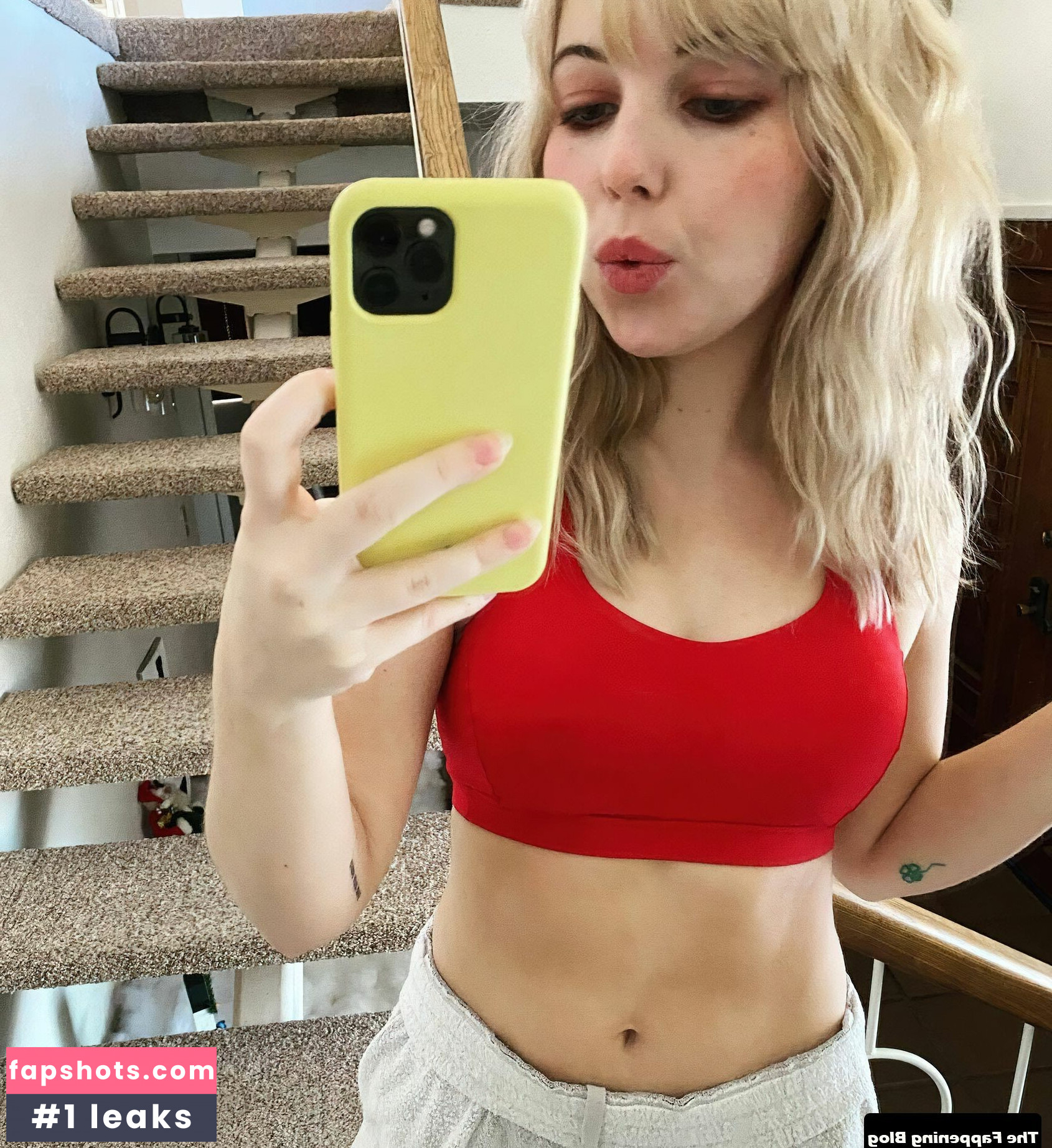 Sammi Hanratty gallery photo #252
