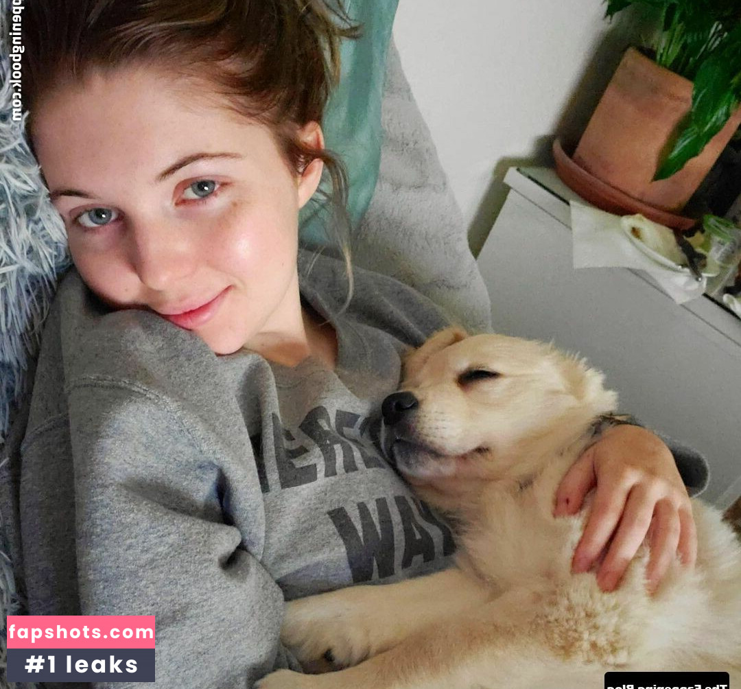 Sammi Hanratty gallery photo #258