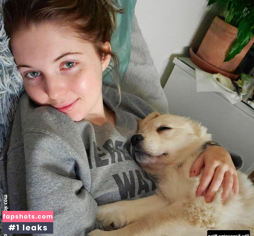 Sammi Hanratty gallery photo #264