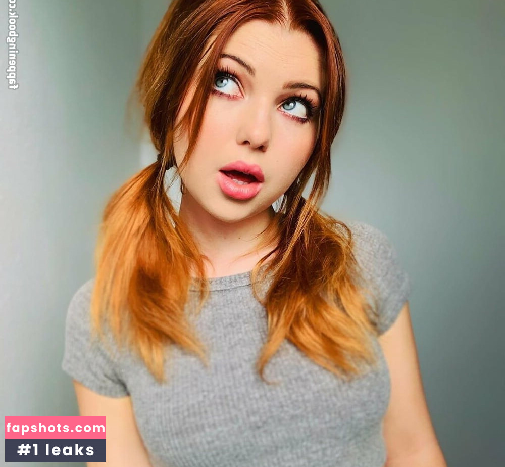 Sammi Hanratty gallery photo #32