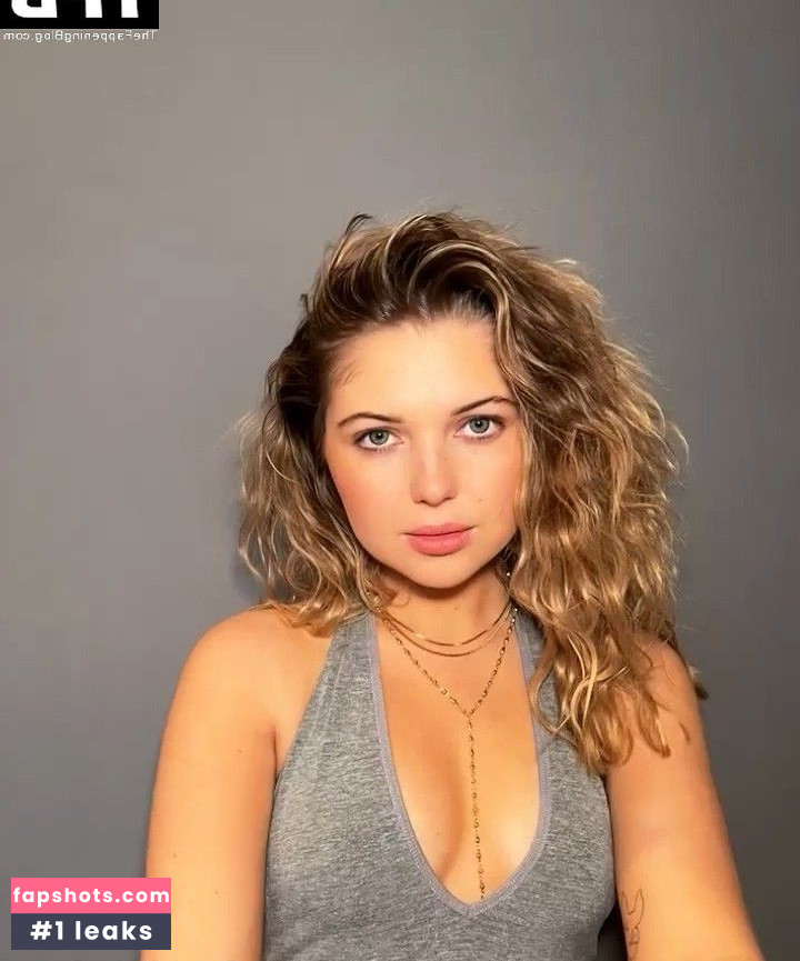 Sammi Hanratty gallery photo #342