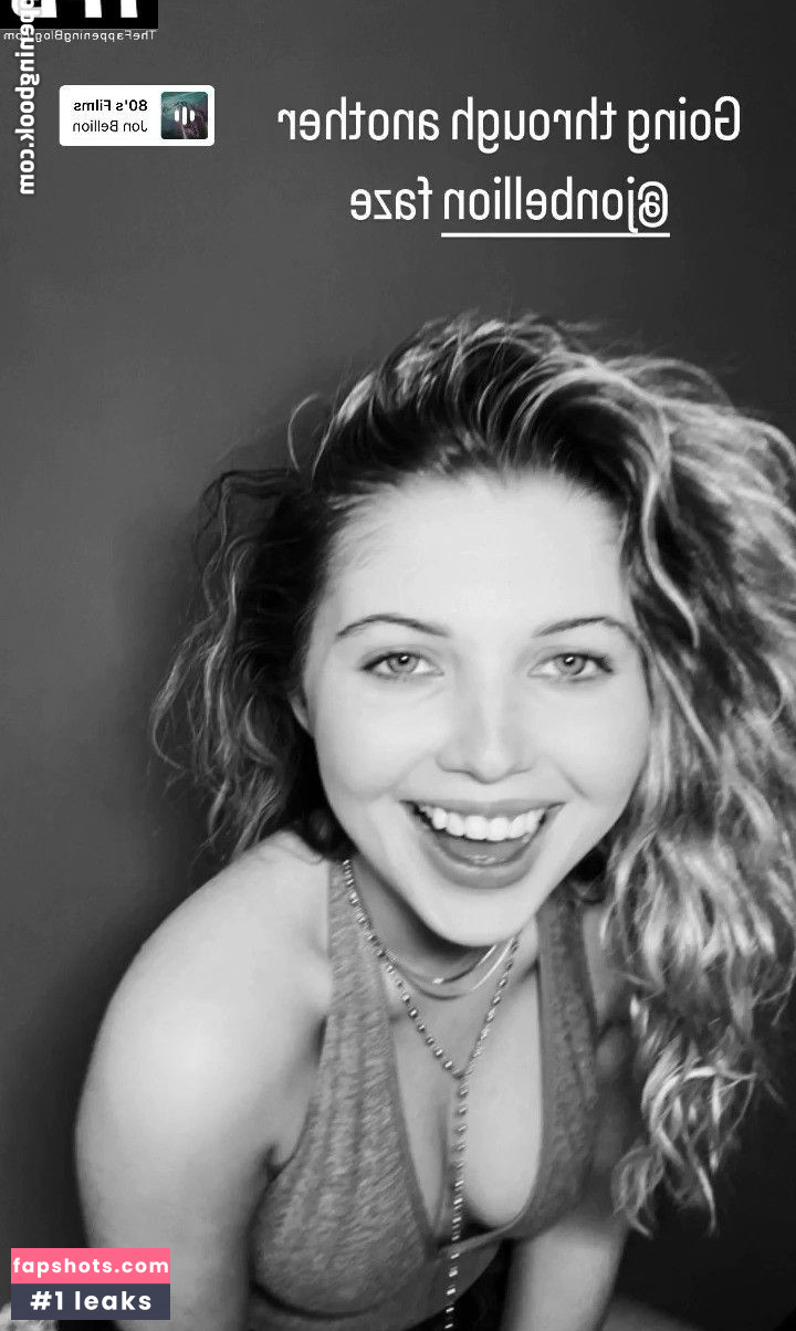 Sammi Hanratty gallery photo #346