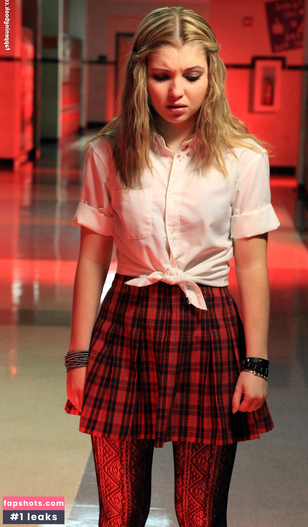 Sammi Hanratty gallery photo #362