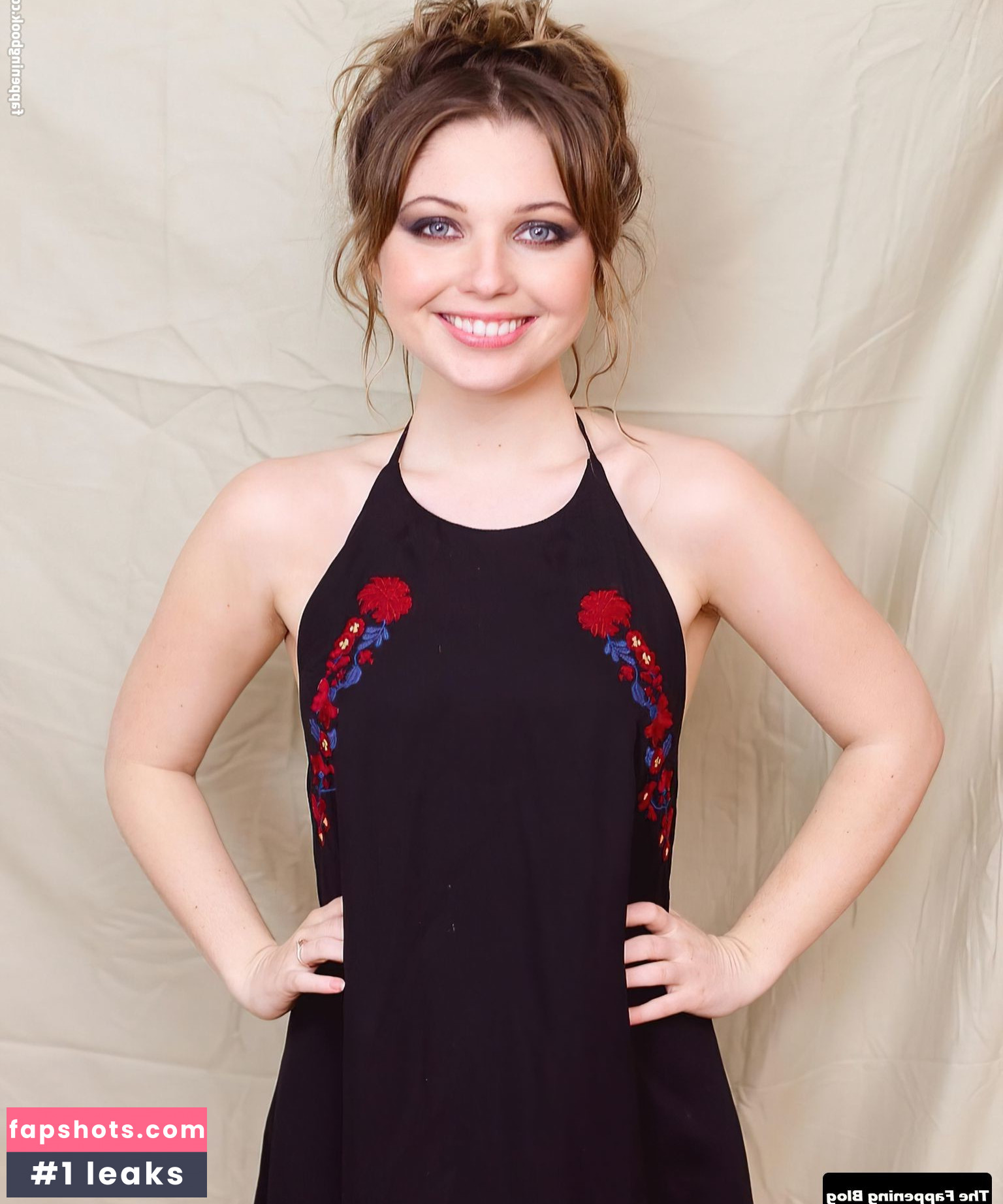 Sammi Hanratty gallery photo #393