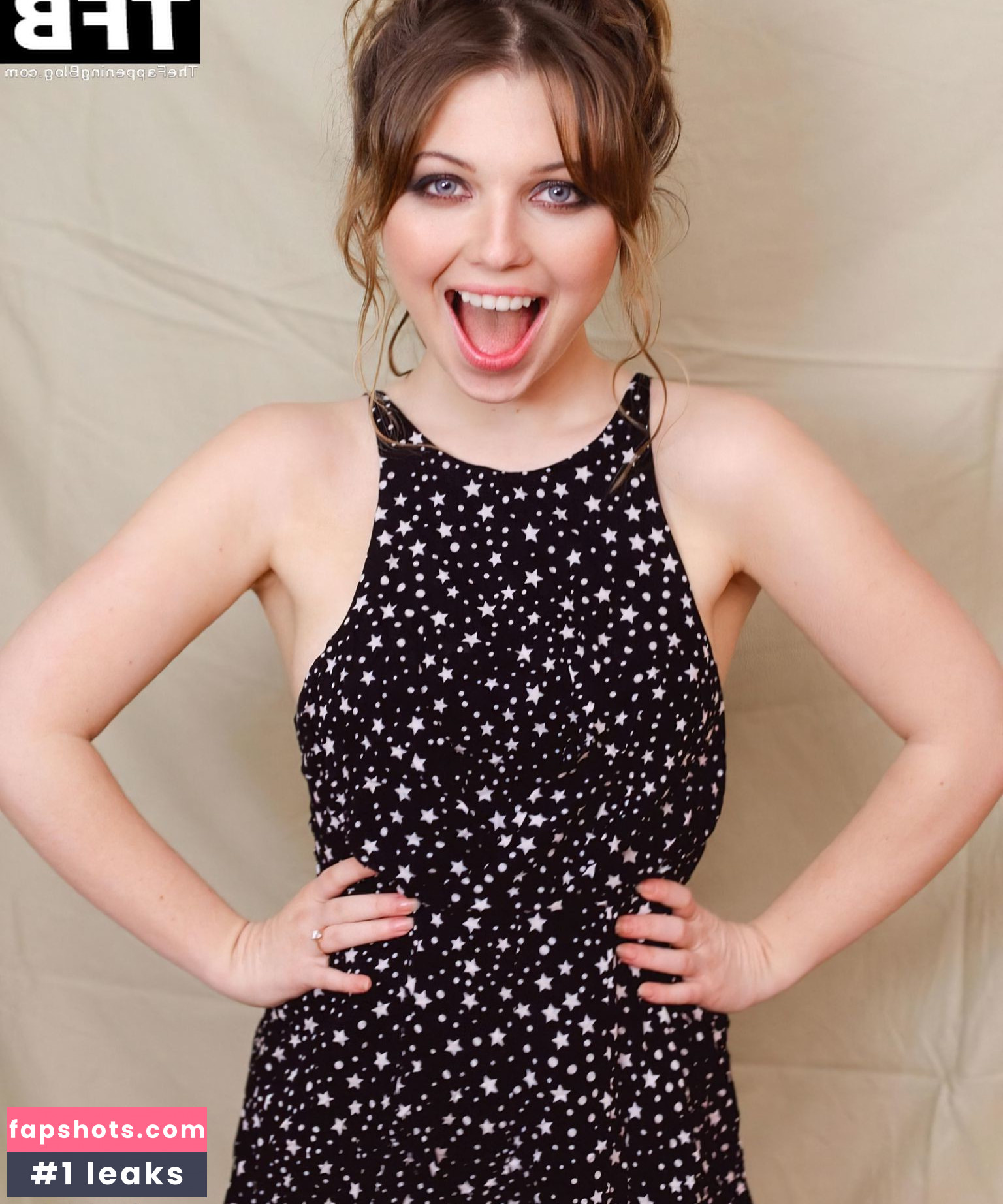 Sammi Hanratty gallery photo #414
