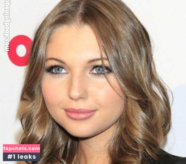 Sammi Hanratty gallery photo #44