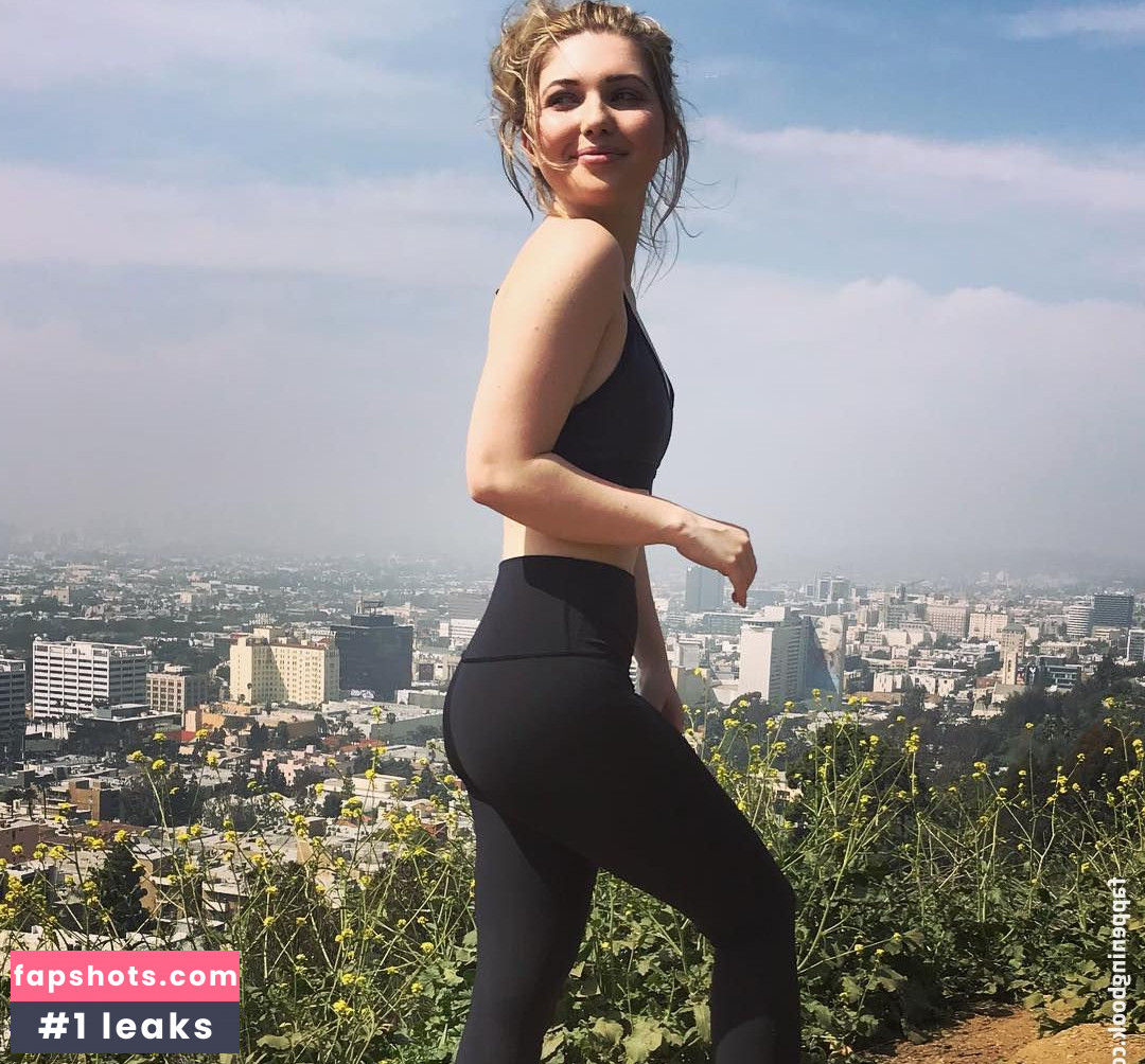 Sammi Hanratty gallery photo #532