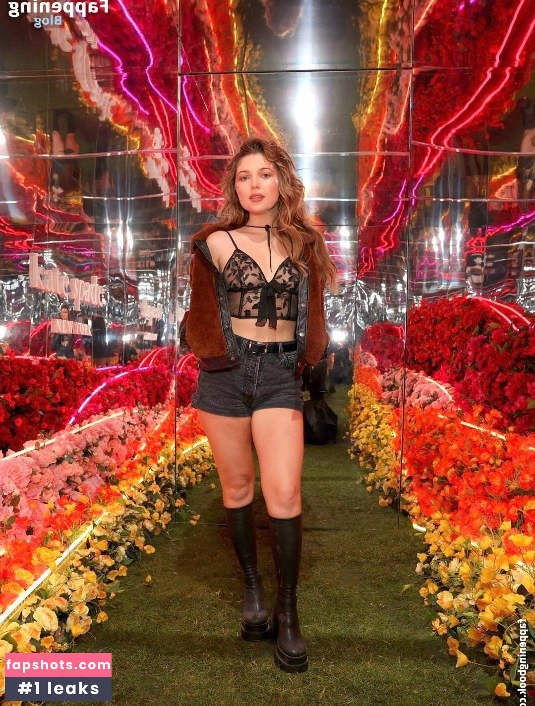 Sammi Hanratty gallery photo #67