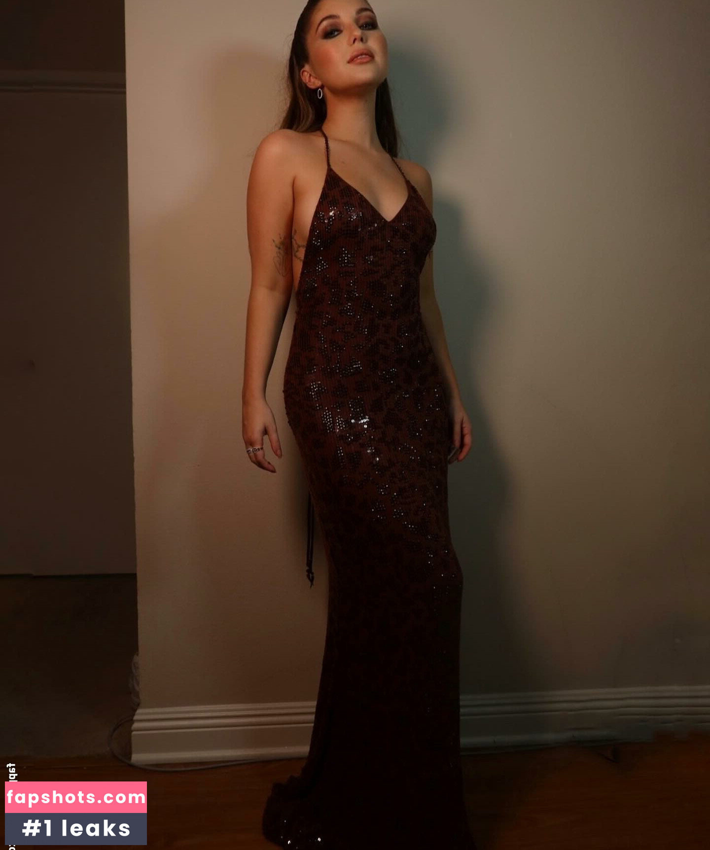 Sammi Hanratty gallery photo #82