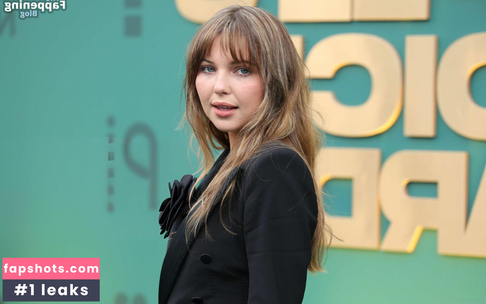 Sammi Hanratty gallery photo #96