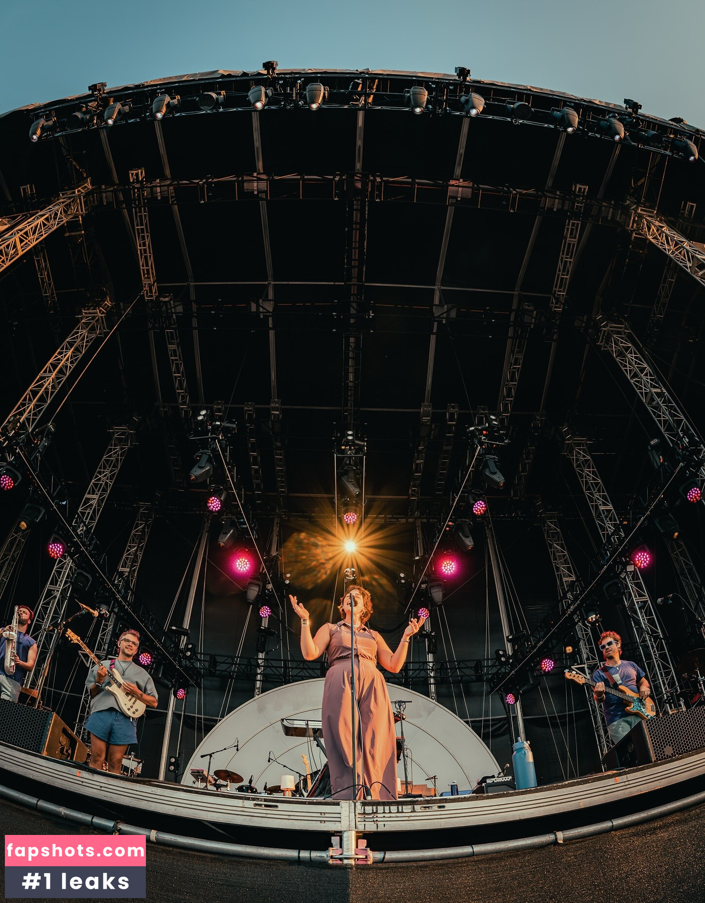 Sammy Rae gallery photo #13