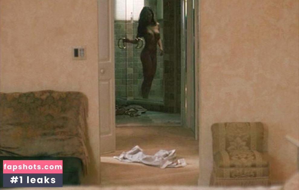 San San gallery photo #4