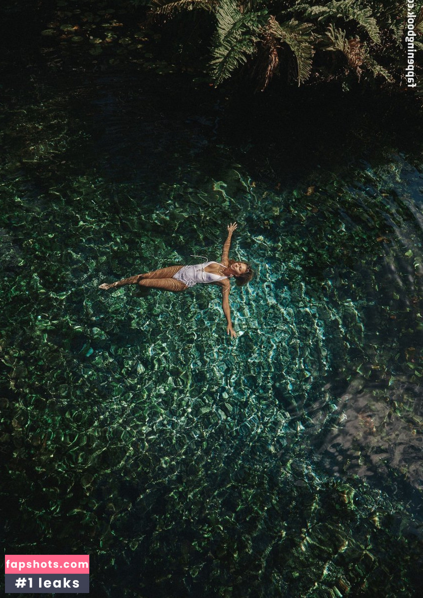 Sandra Kubicka gallery photo #211