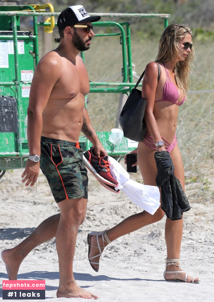 Sandra Kubicka gallery photo #238