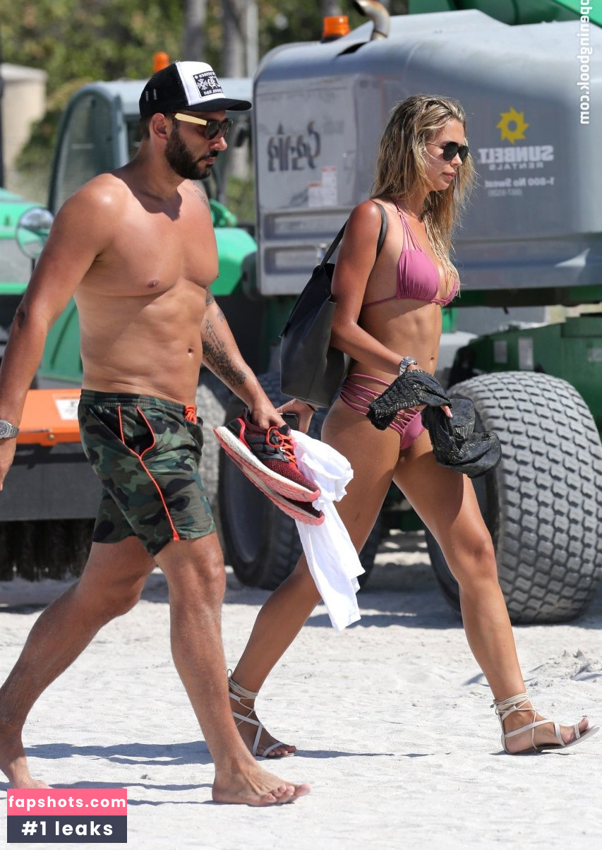 Sandra Kubicka gallery photo #239