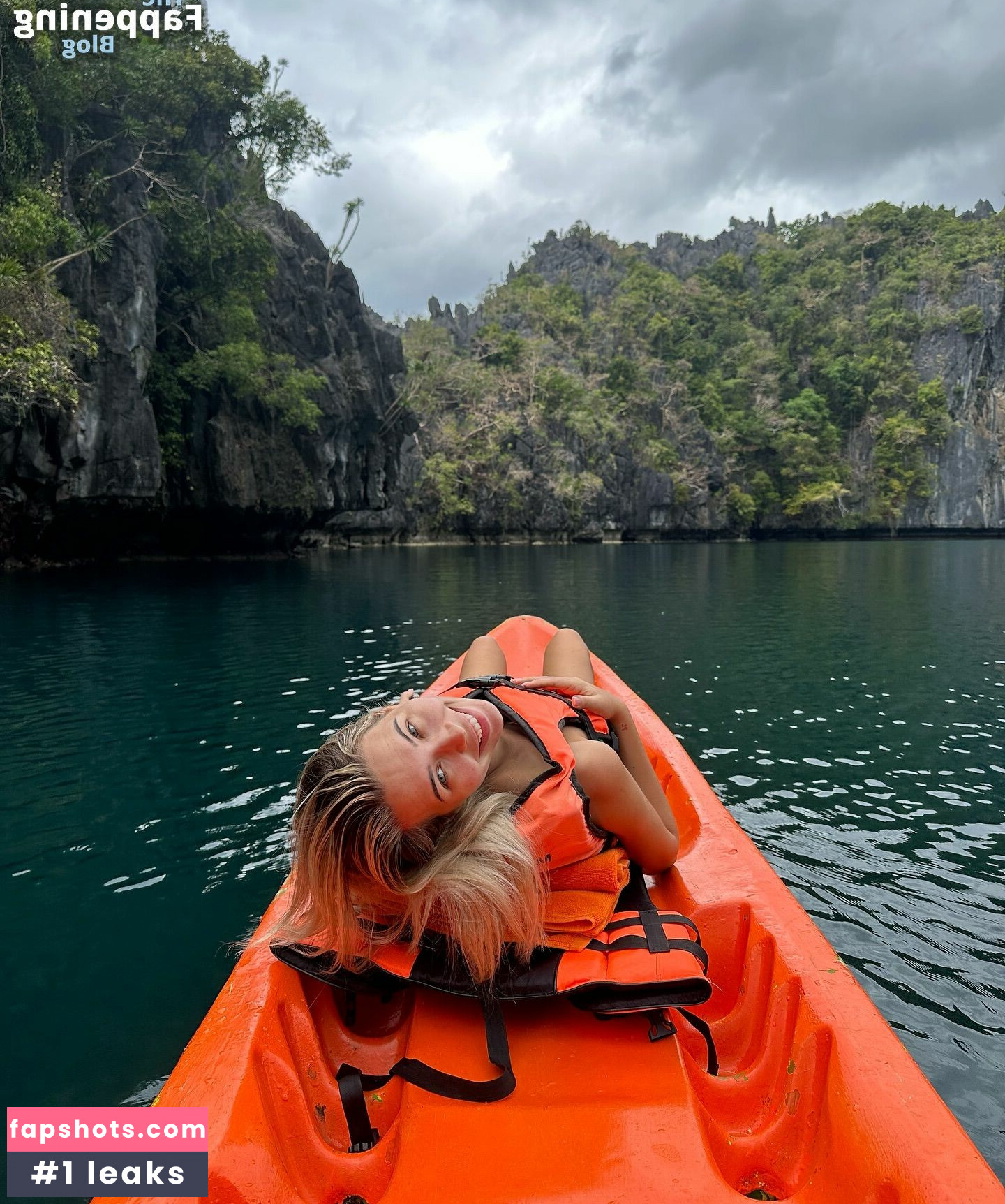 Sandra Kubicka gallery photo #33