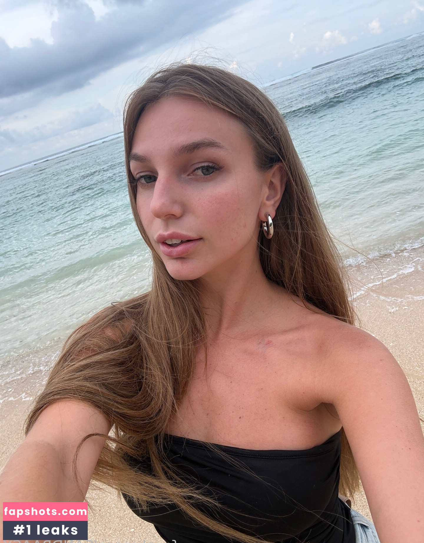 Sandra Sy Filtración Desnuda OnlyFans Foto #2 - Fapshots