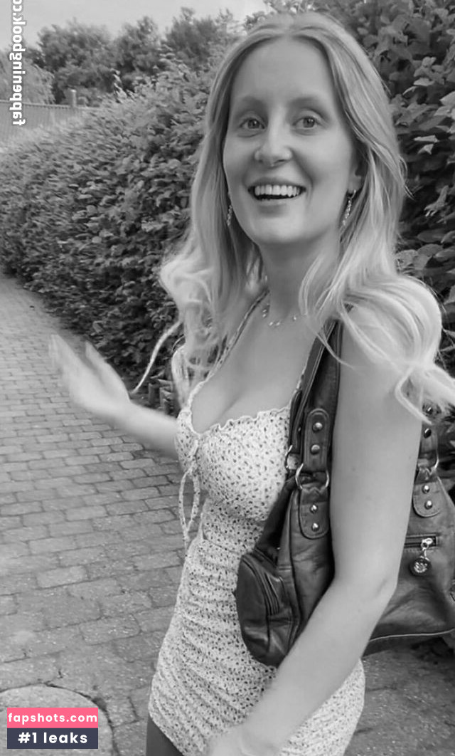 sandrapaaulsen Filtración Desnuda OnlyFans Foto #6 - Fapshots