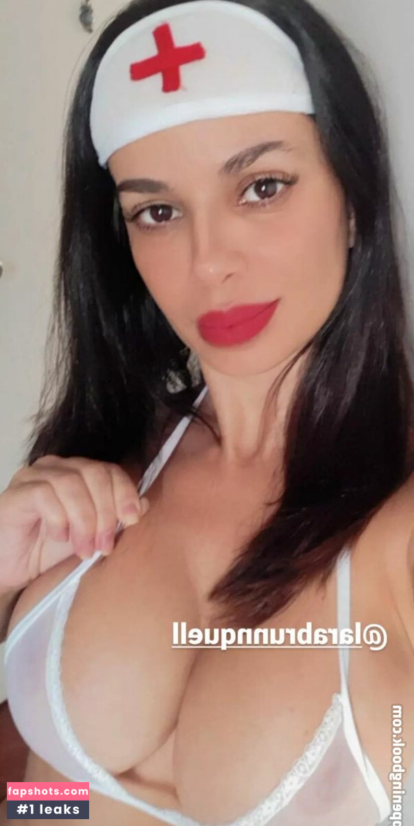 Sandy Capetinha gallery photo #21