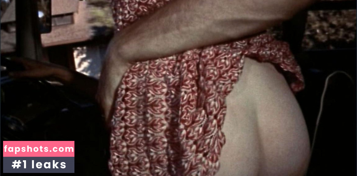 Sandy Evans nude babe gallery