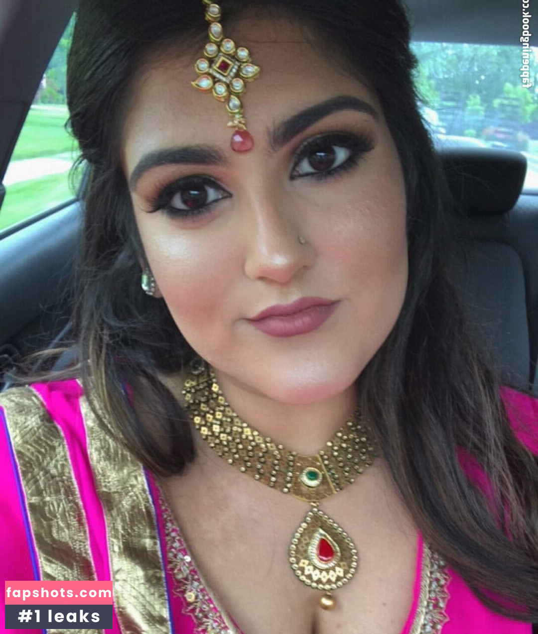 Sanjana gallery photo #14