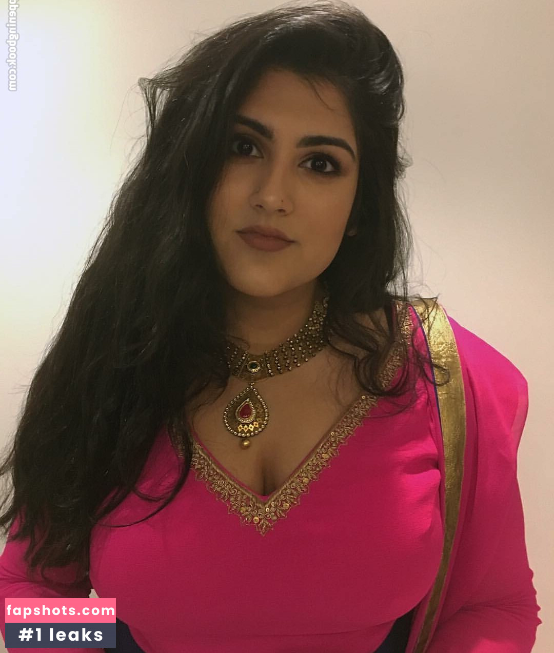 Sanjana gallery photo #15