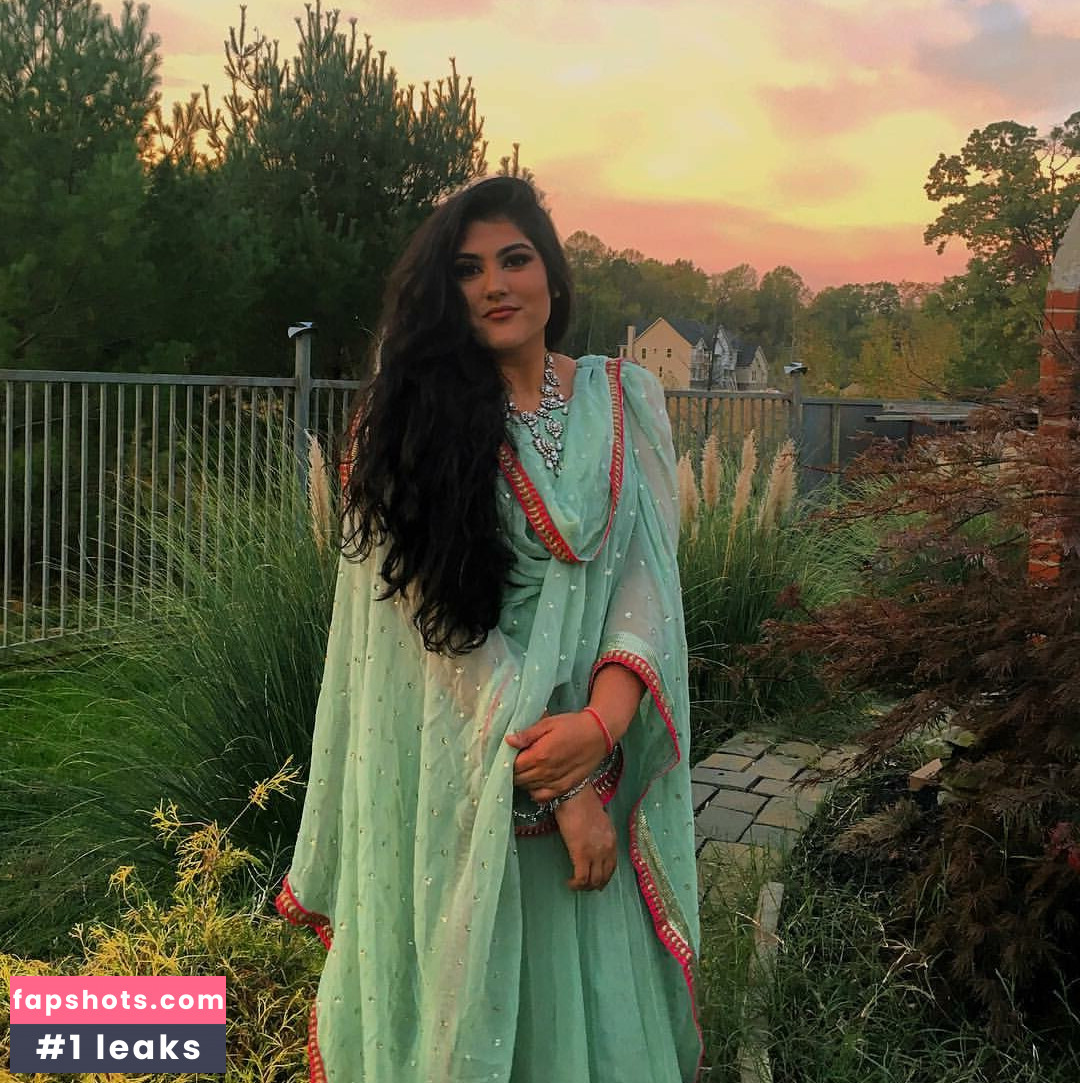 Sanjana gallery photo #20