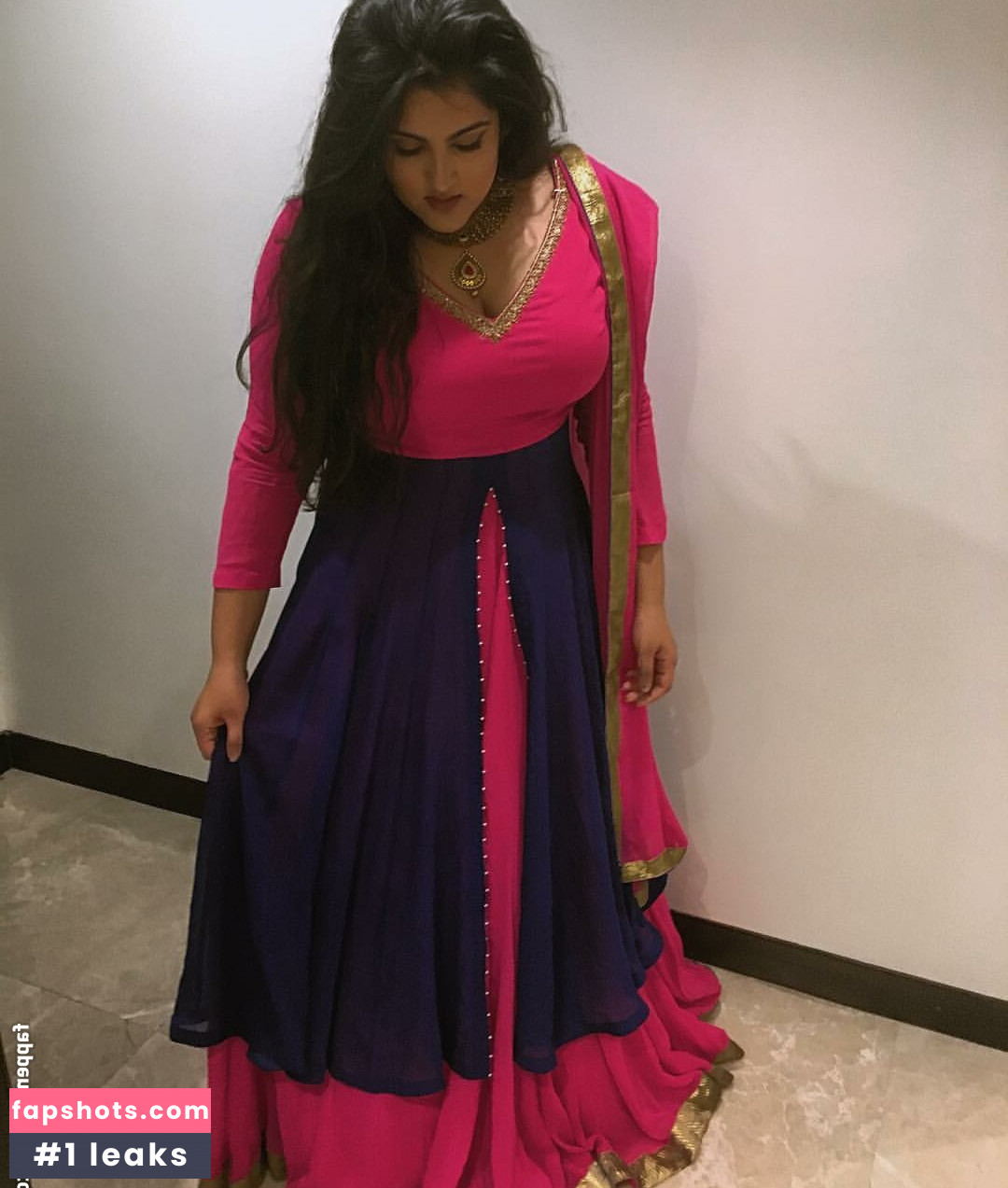 Sanjana gallery photo #3