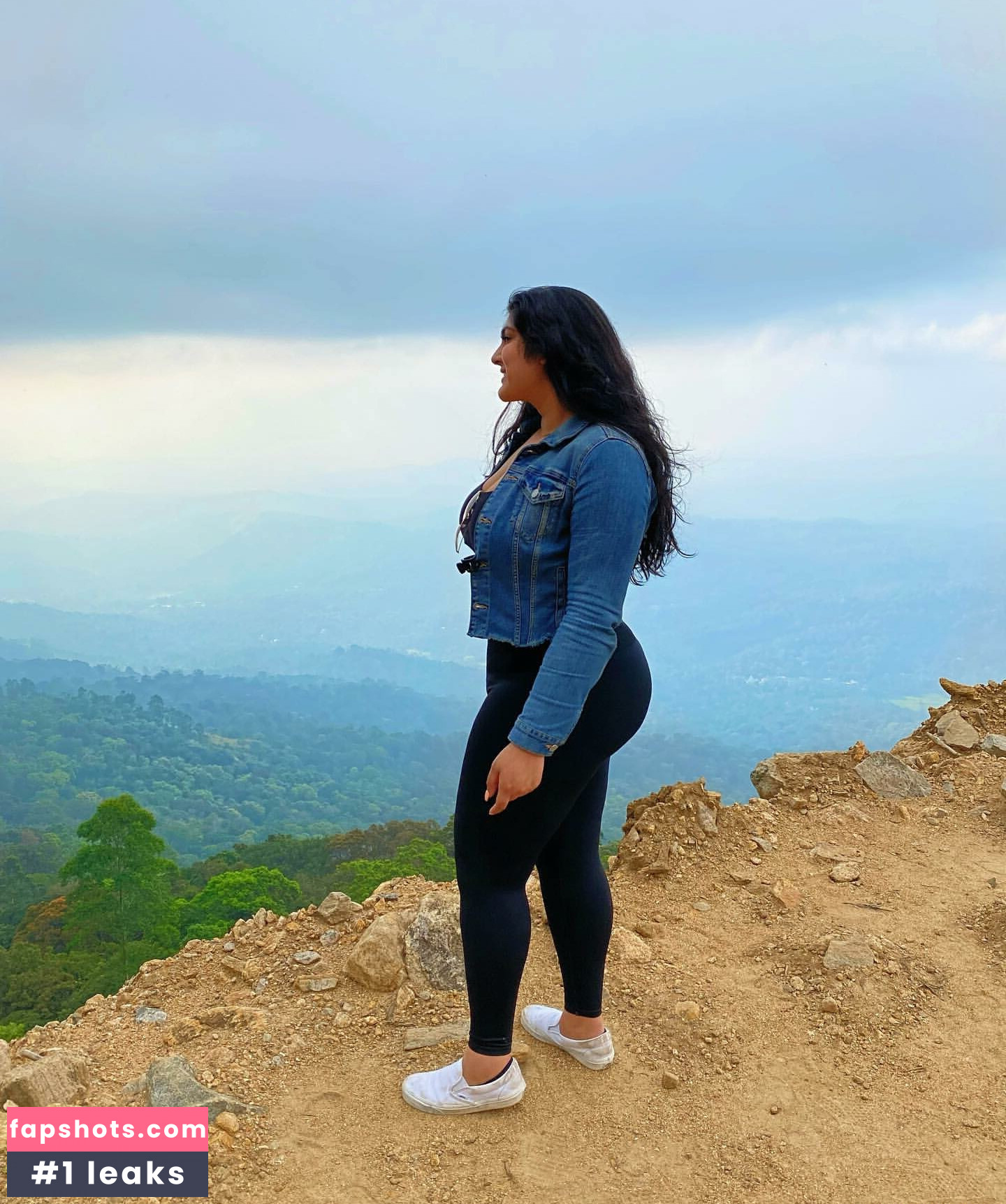 Sanjana gallery photo #41