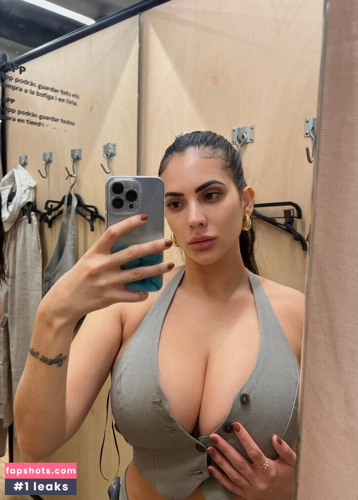 Sanna Meira gallery photo #4