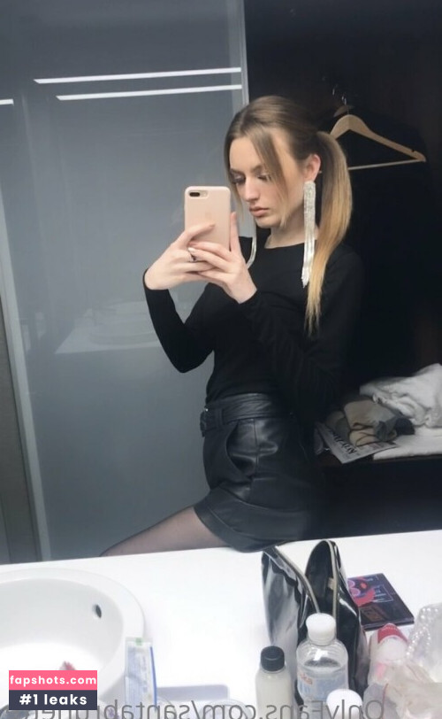 SANTA_BRUNETTE or santabrunette Nude Leaks OnlyFans - Fapshots