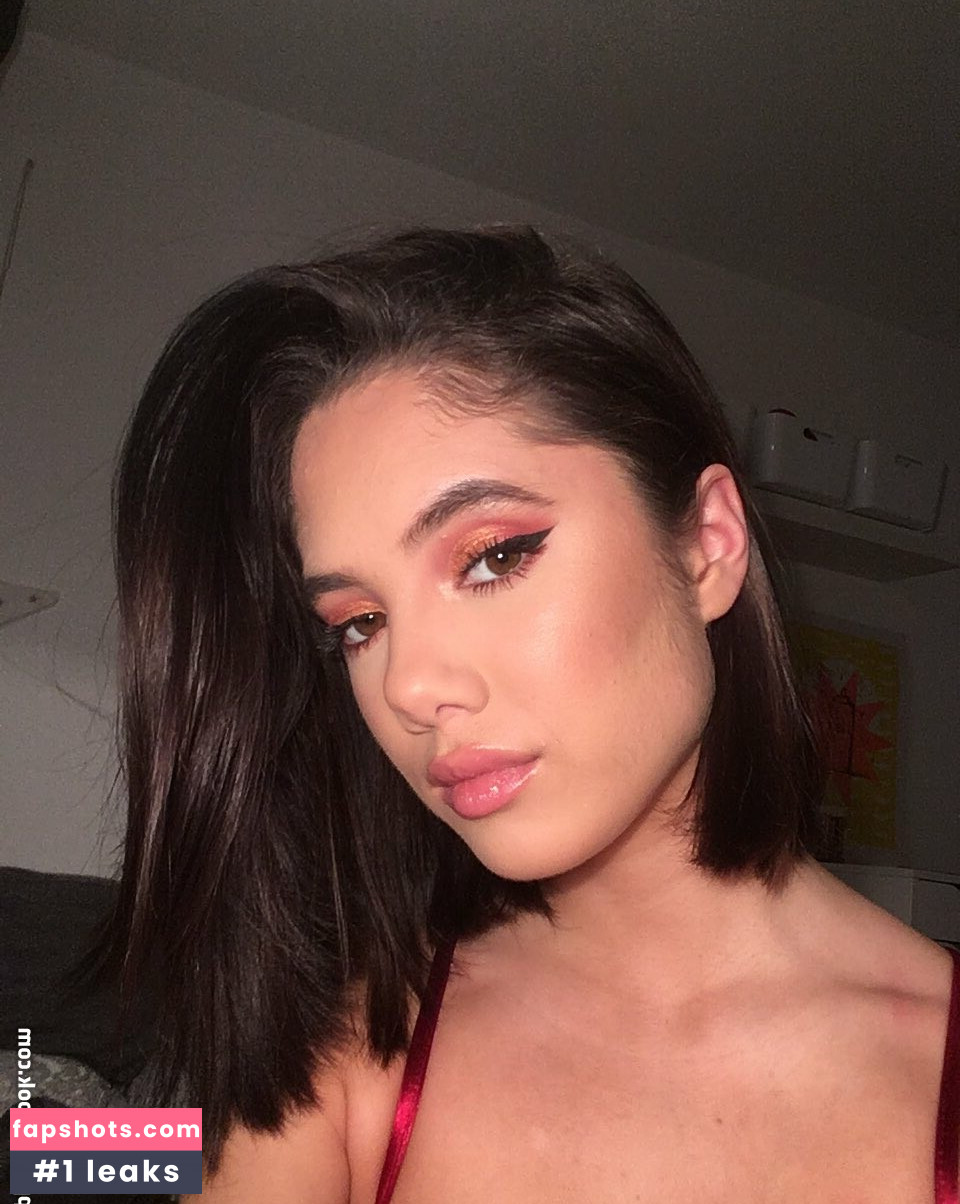 Saoirse Alicia Behzadi gallery photo #3