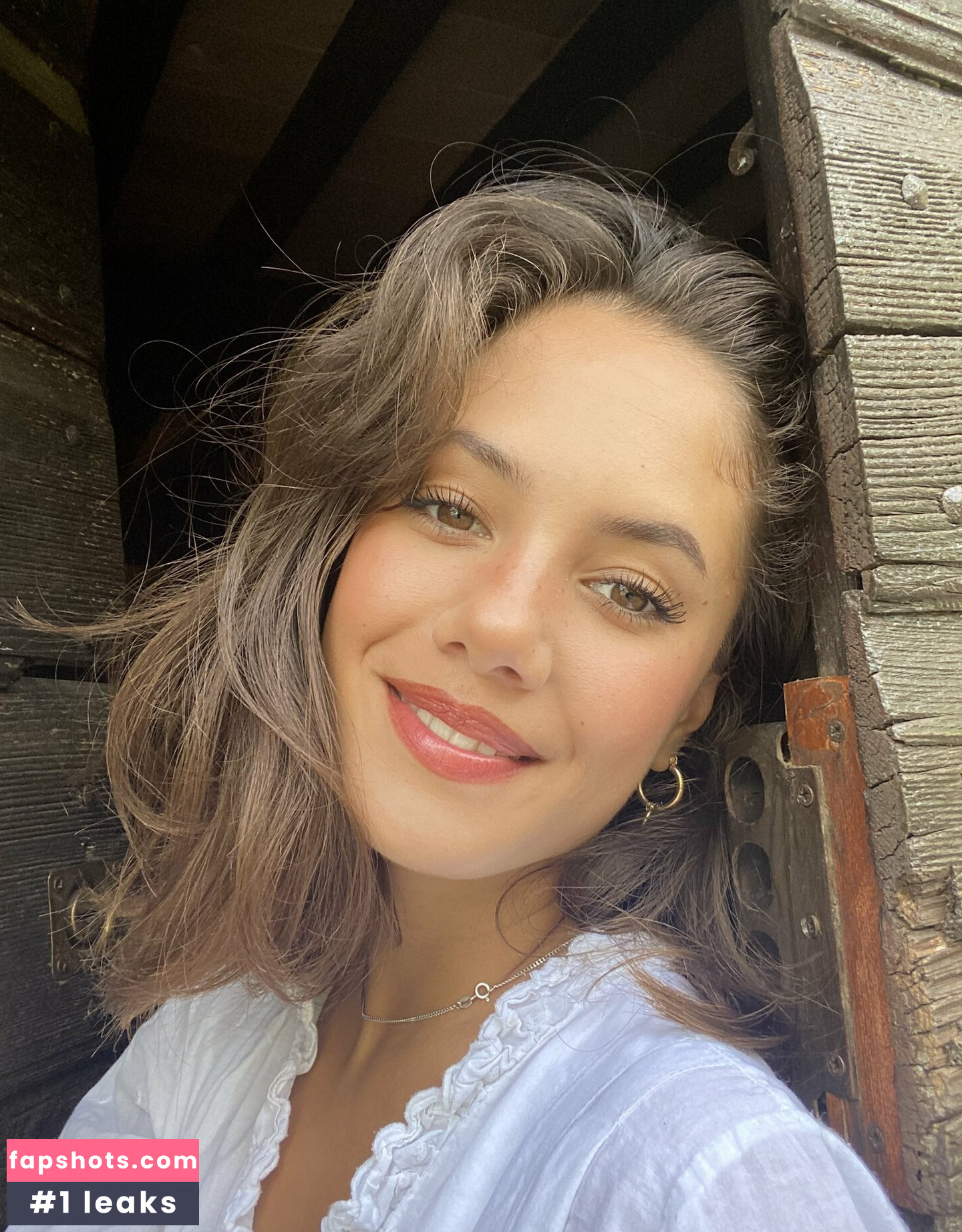 Saoirse Alicia Behzadi gallery photo #29