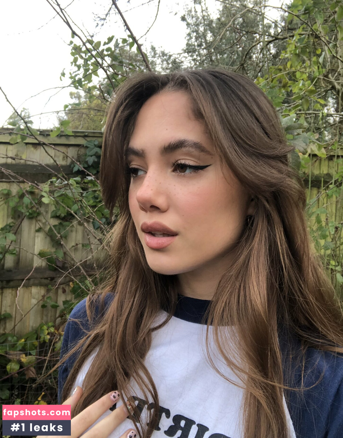 Saoirse Alicia Behzadi gallery photo #32