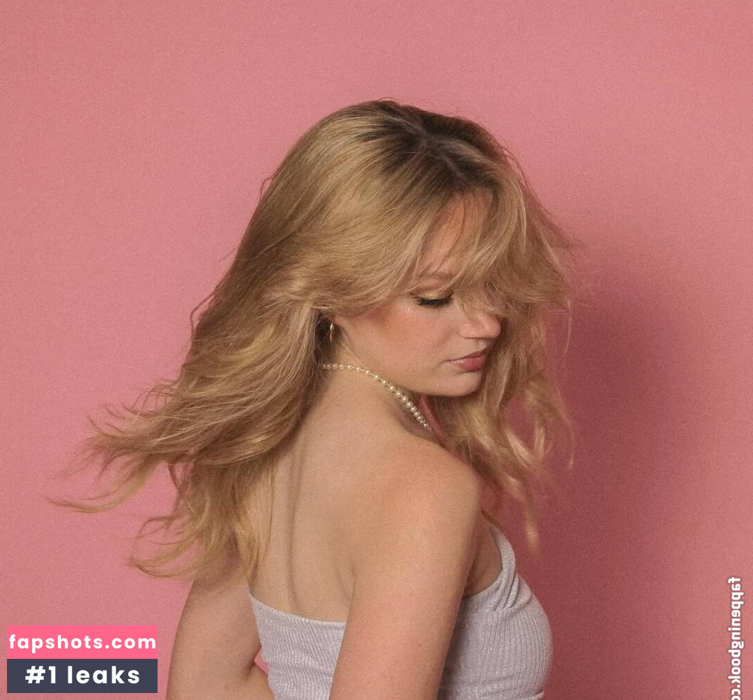 Sapphire Upshall nude babe gallery