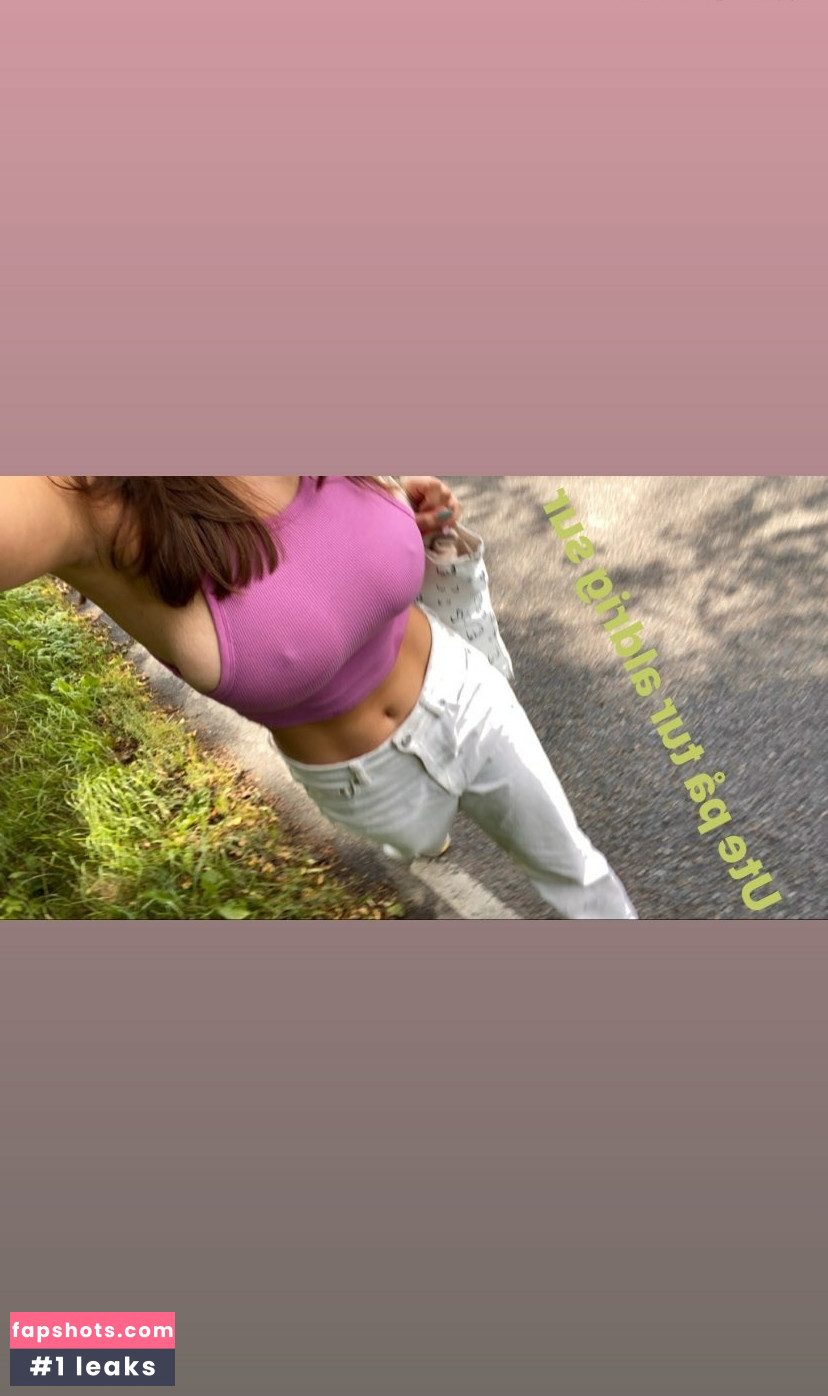 Sara B gallery photo #16