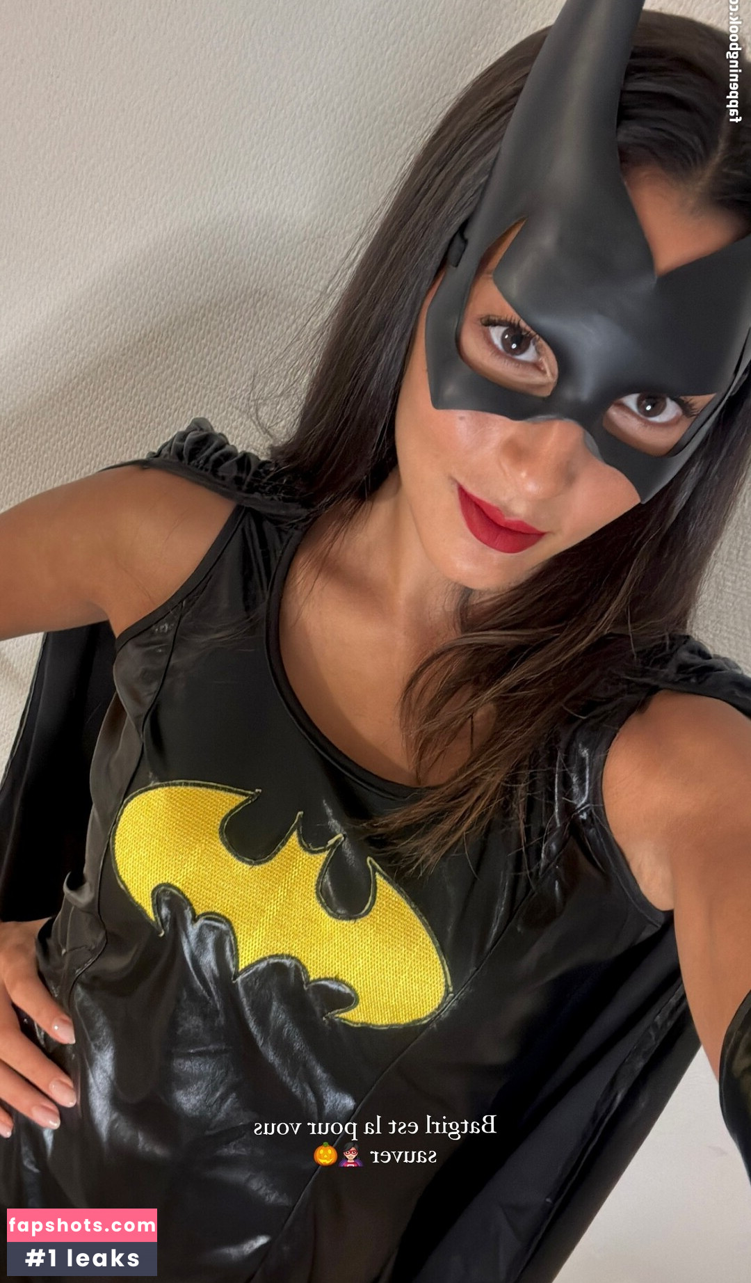 Sara Balzer nude babe gallery