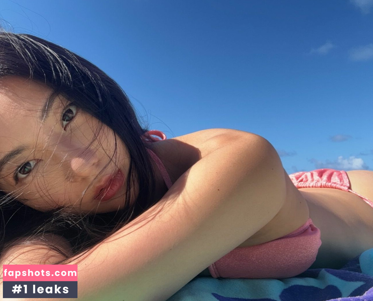 Sara Choi gallery photo #5