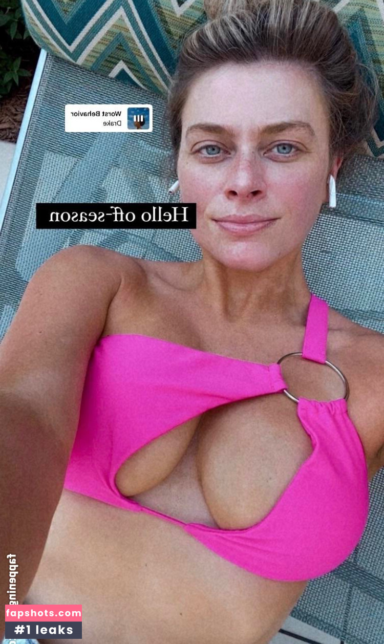 Sara Civian gallery photo #13