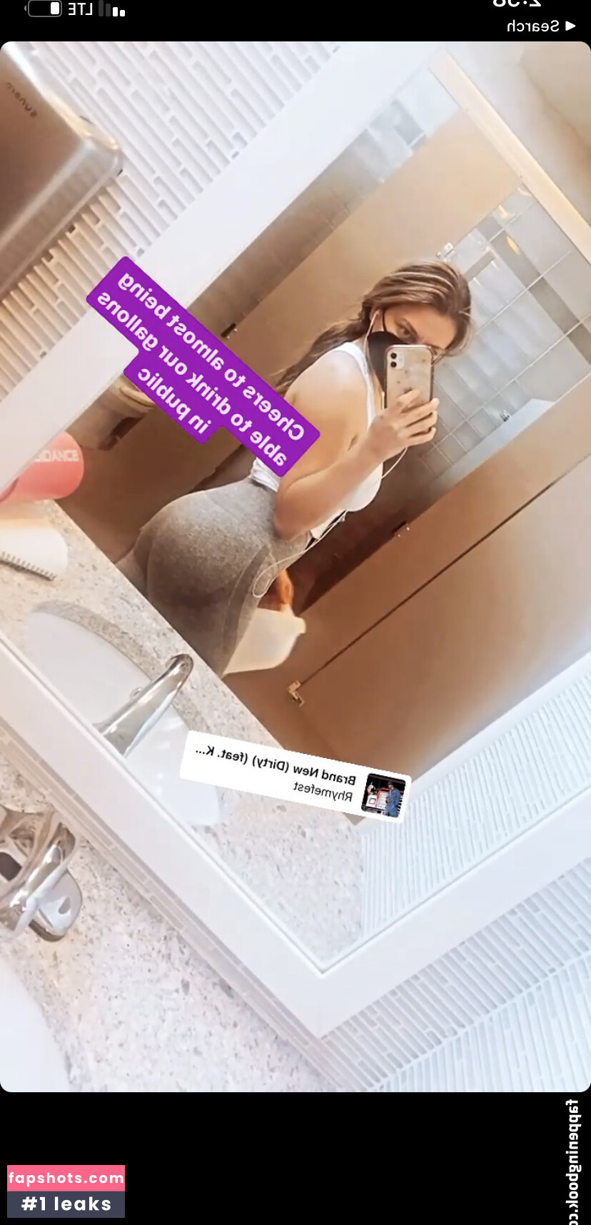 Sara Civian gallery photo #8