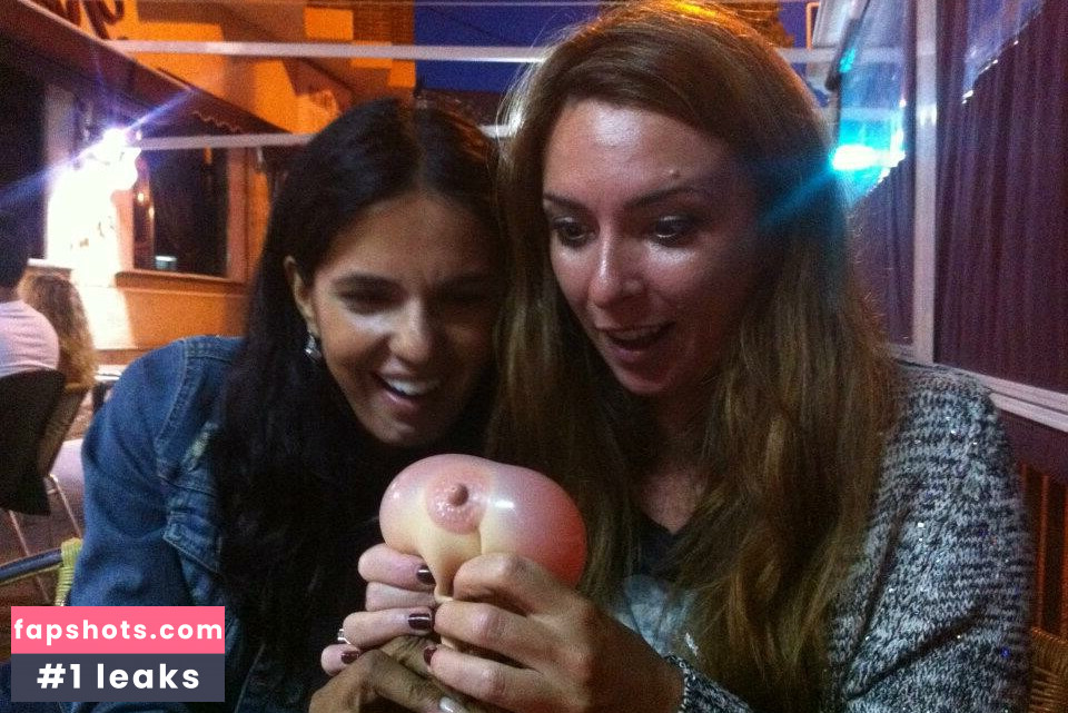 Sara Damergi gallery photo #2