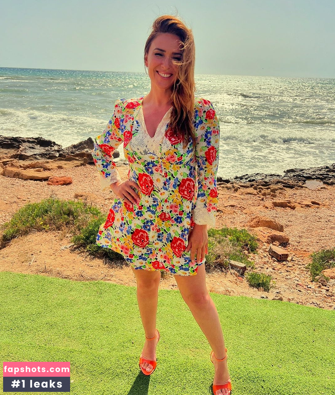 Sara Damergi nude babe gallery