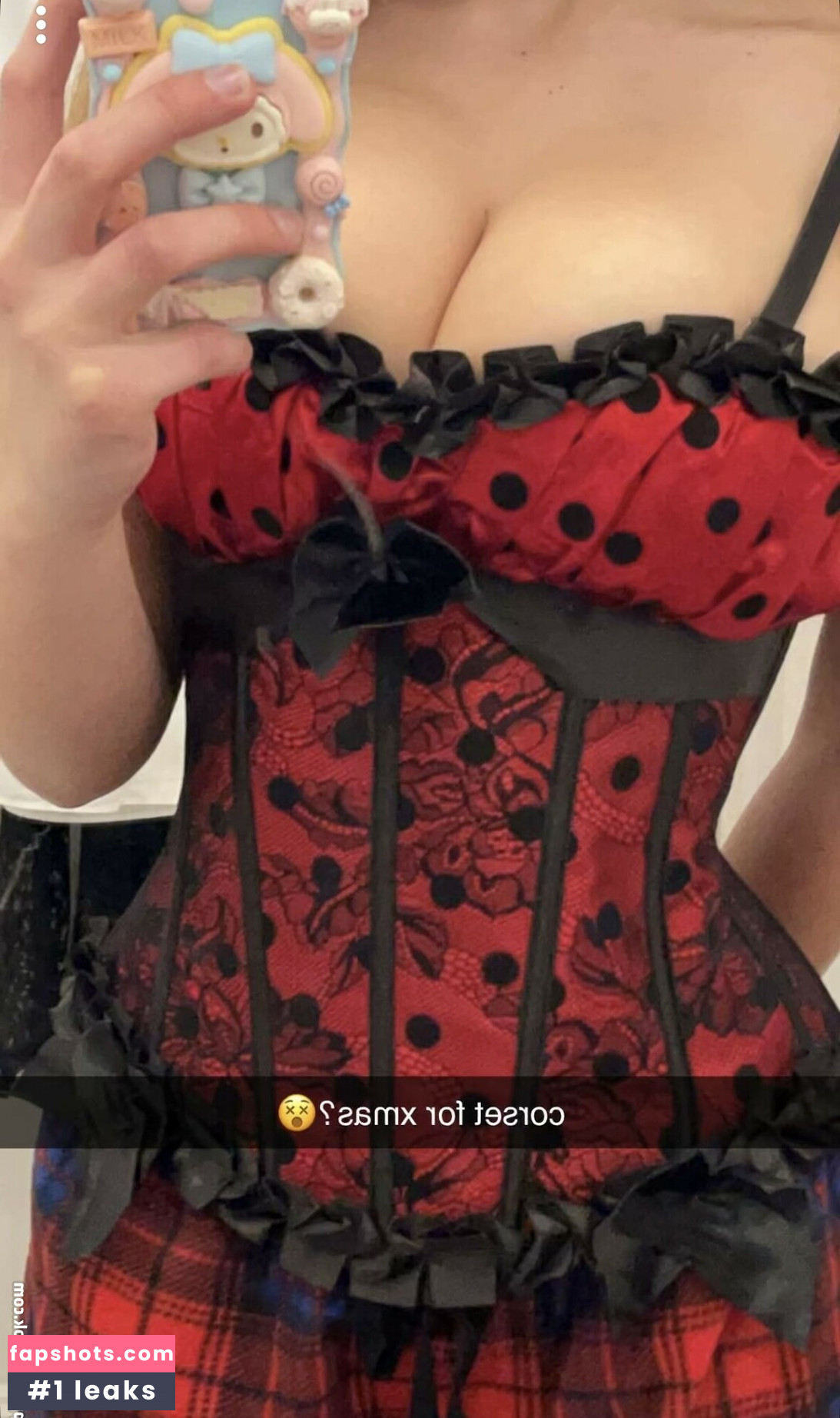 Sara Dobrik gallery photo #31