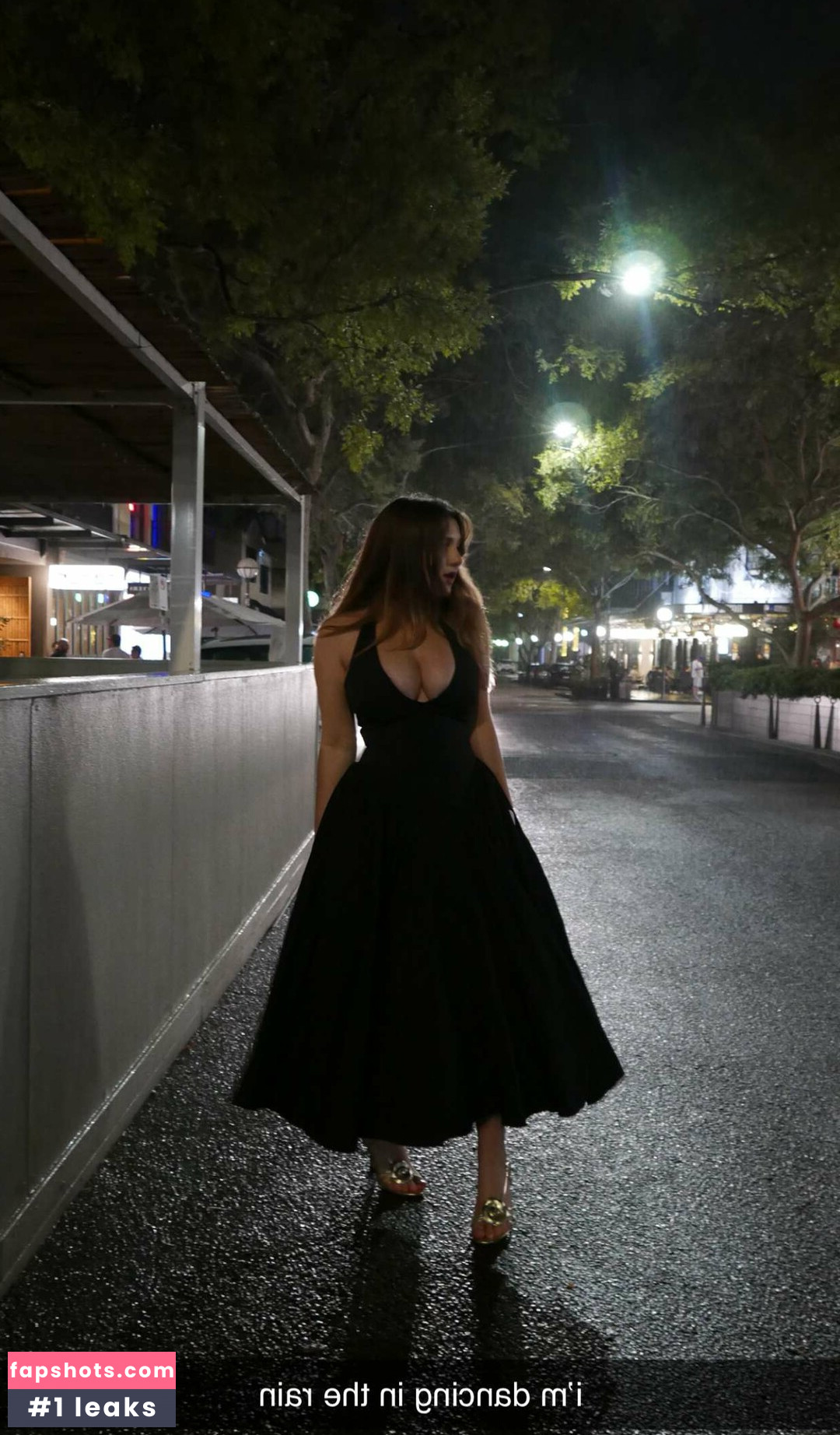 Sara Dobrik gallery photo #6