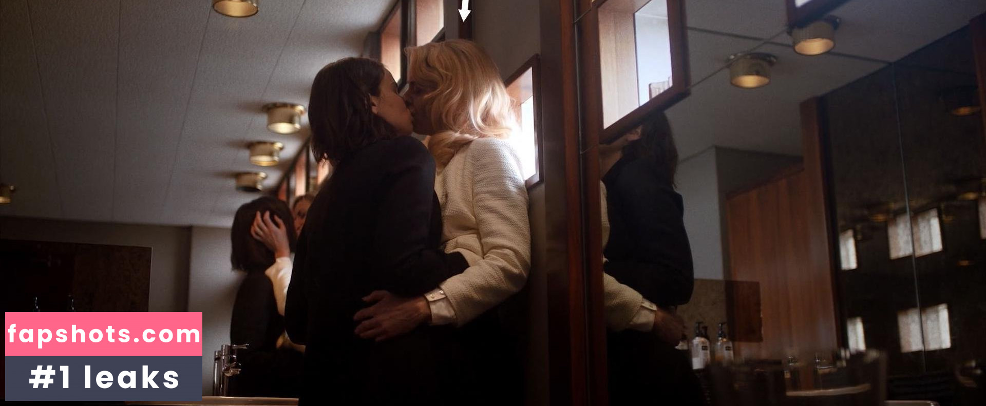 Sara Dögg Ásgeirsdóttir gallery photo #3