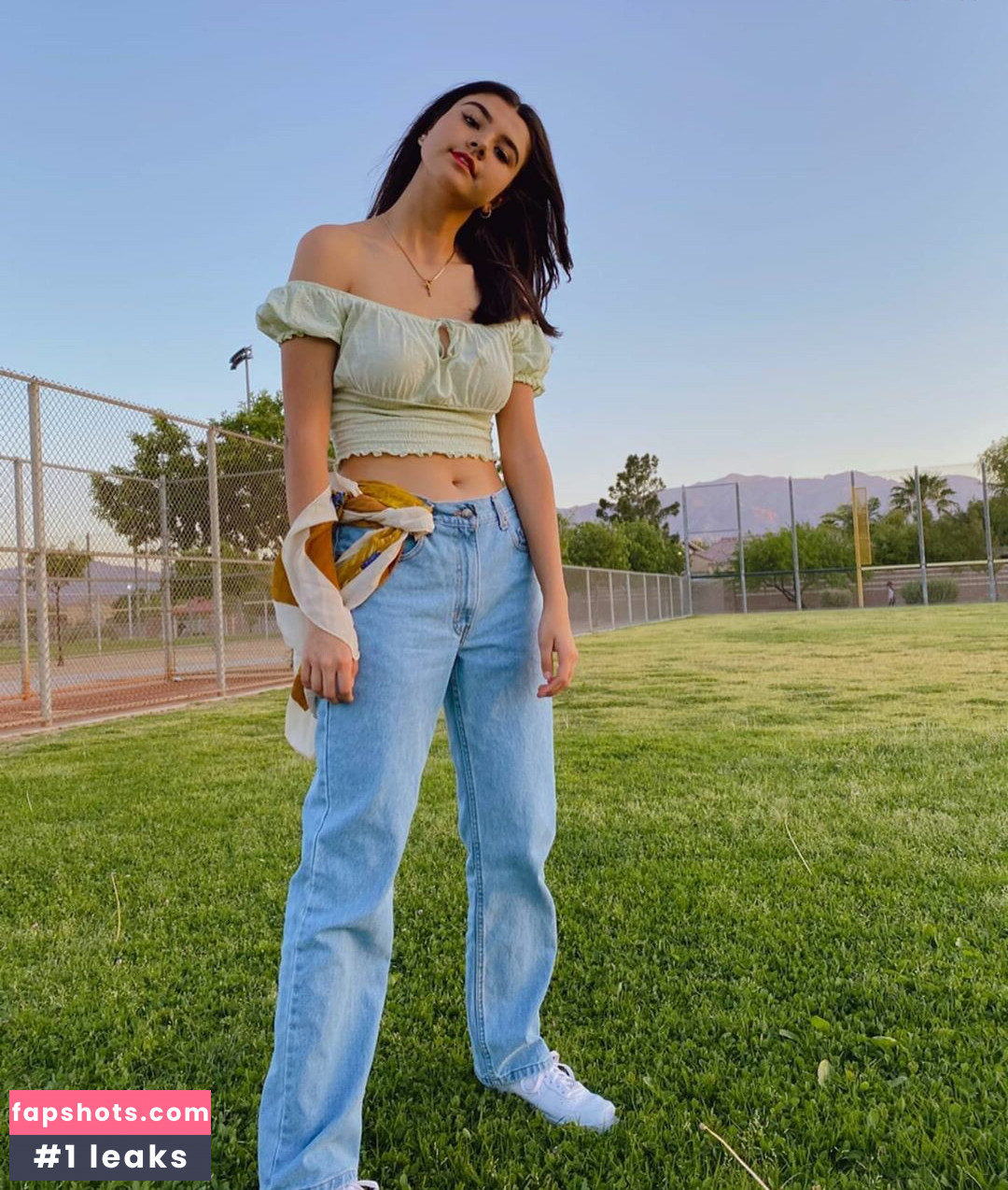 Sara Echeagaray gallery photo #60