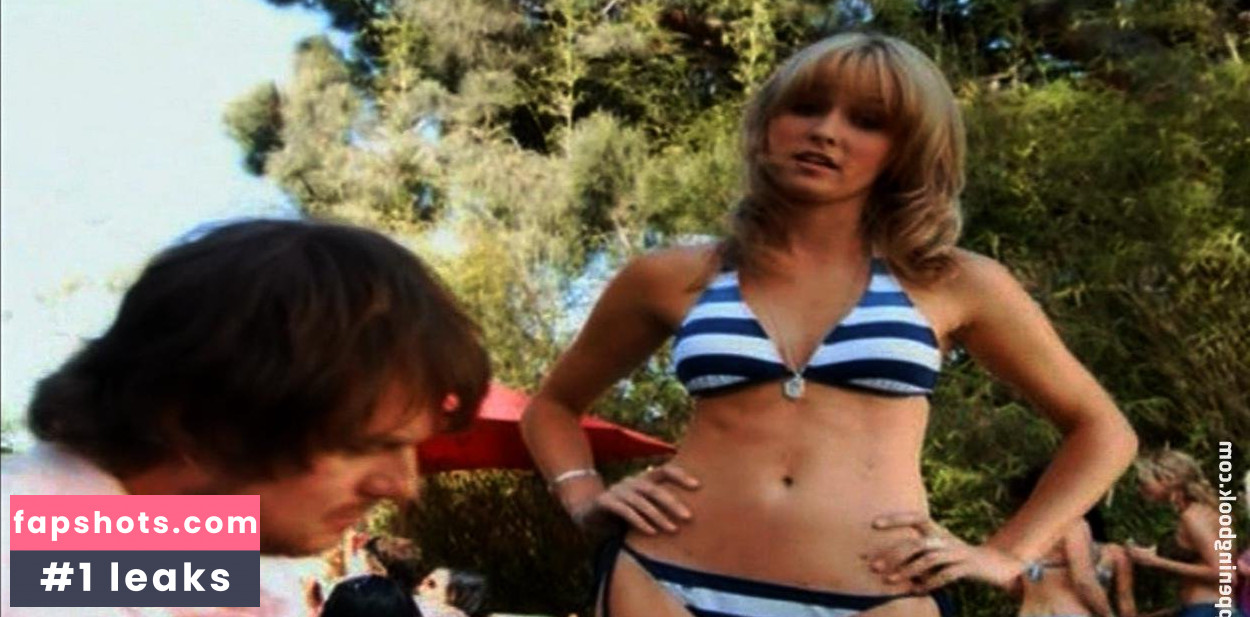 Sara Fletcher gallery photo #12