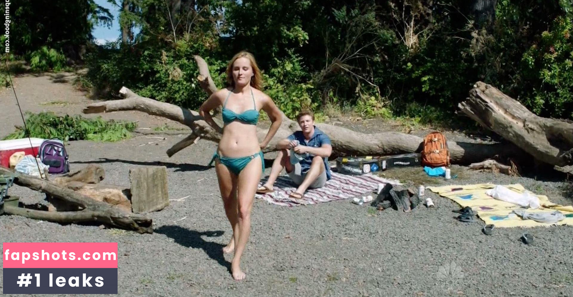 Sara Fletcher gallery photo #21