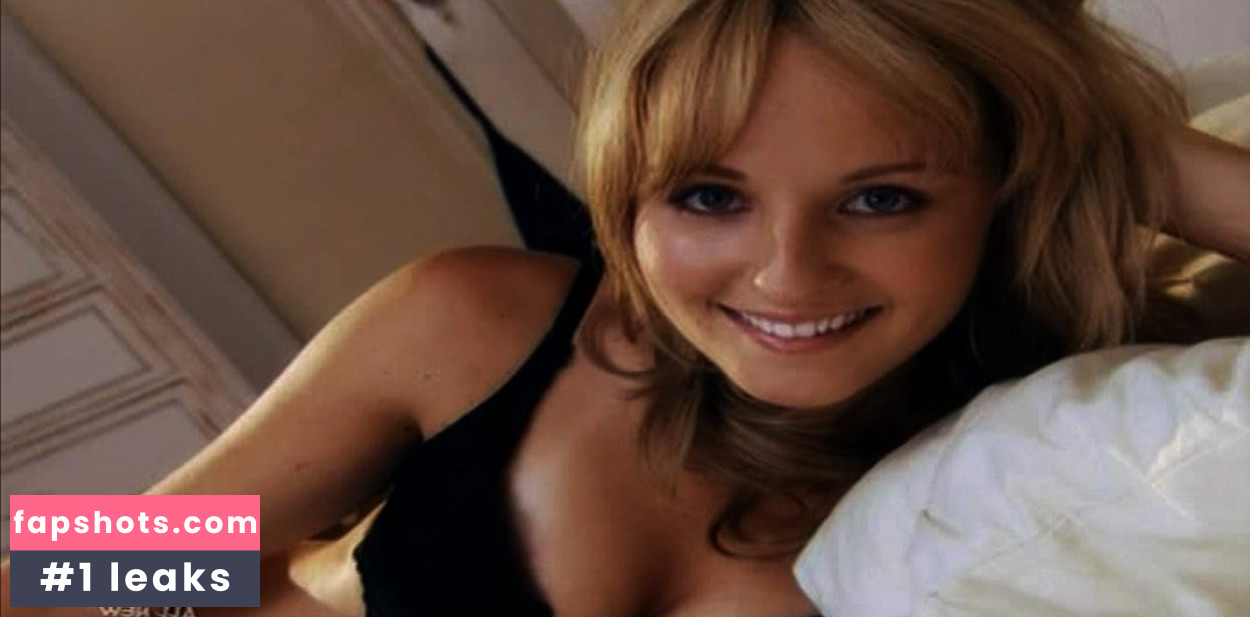 Sara Fletcher gallery photo #8